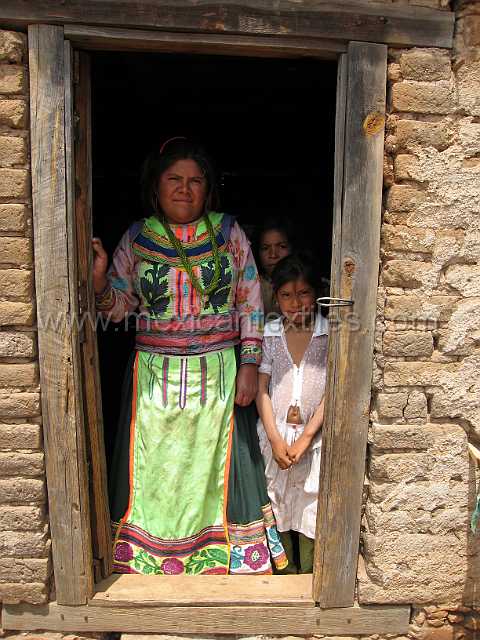 cora_pastor_06.JPG - Village of Cora Indian with examples of town, mountains, people, costume, textiles, costume and spiritual life