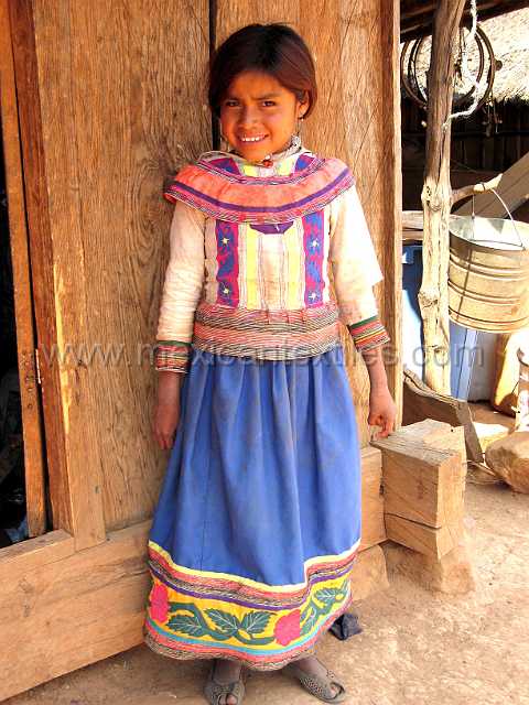 cora_girl1.JPG - Young Cora girl in Mesa Tepocha, a small village near SAnta Teresa.