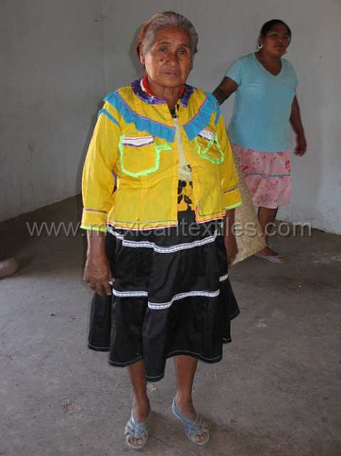 Cora_women_04.JPG - Cora women in traditional dress in Presido de los Reyes, Ruiz, Nayarit