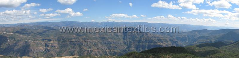 sierra_huajicori_16.jpg - Documentation of tepehuano indigenous textiles from Huajicori, Nayarit, Mexico. Panoramic view of the Saint Thomas Canyon.