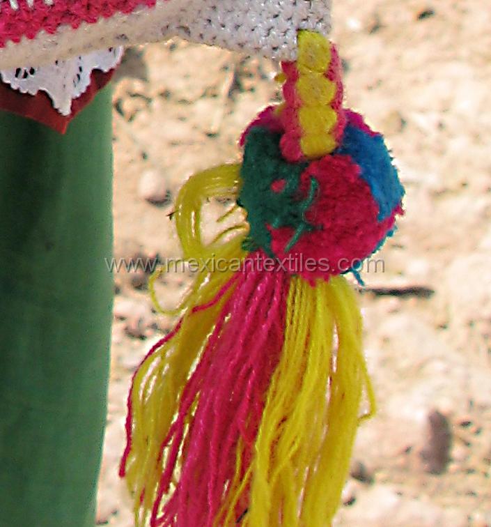 tepehuano_tassel.jpg - Documentation of tepehuano indigenous textiles from Huajicori, Nayarit, Mexico. Tassel