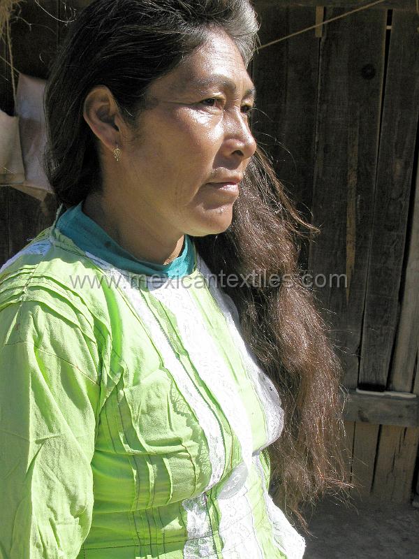 1Tepehuano_woman_03.JPG - Documentation of tepehuano indigenous textiles from Huajicori, Nayarit, Mexico