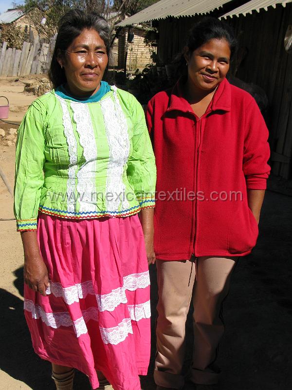 tepehuano_women_06.JPG - Documentation of tepehuano indigenous textiles from Huajicori, Nayarit, Mexico