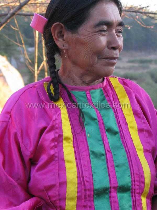curandero_tepehuano_04.JPG - Documentation of tepehuano indigenous textiles from Huajicori, Nayarit, Mexico