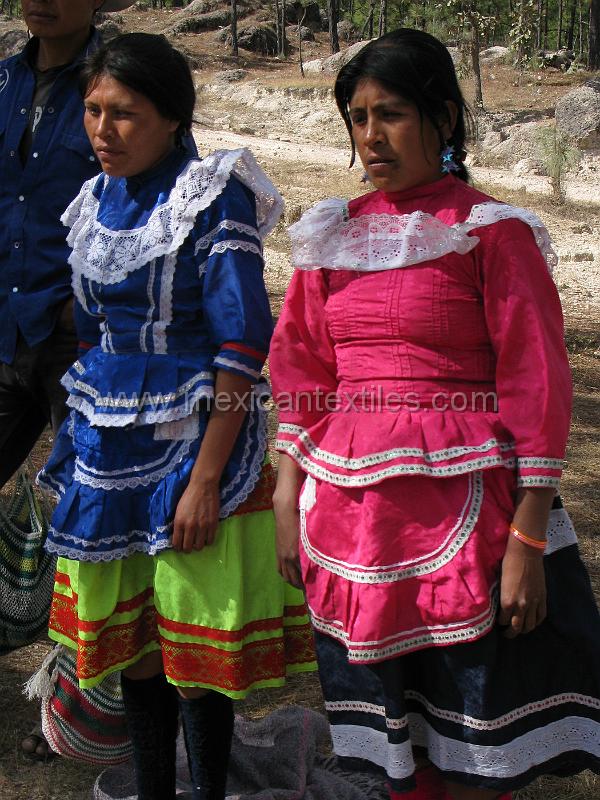 tepehuano_durango_05.JPG - Documentation of tepehuano indigenous textiles from Huajicori, Nayarit, Mexico