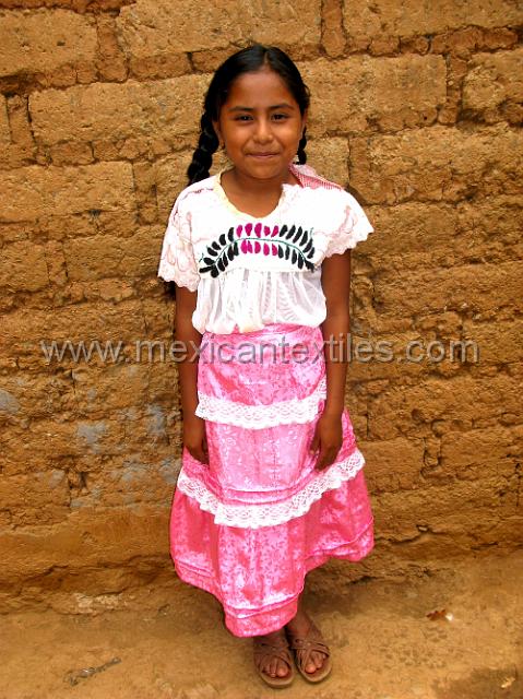 Mazateca_barriopanteon__05.JPG - Young mazateca girl in costume she wears to school from time to time.