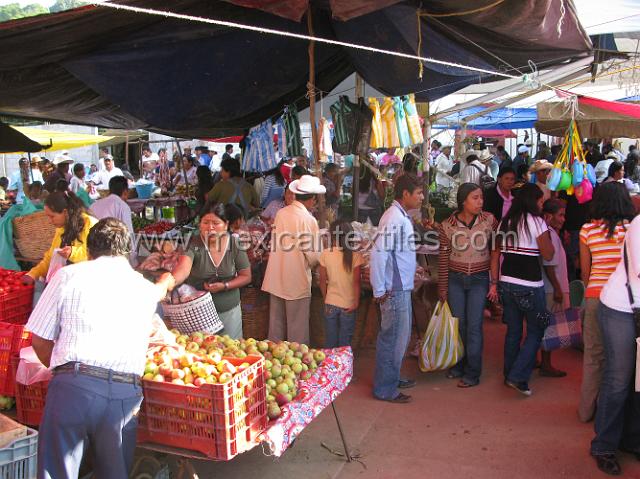 mazatlan_mazateca__15.JPG - Market in Mazatlan de Villa Flores.