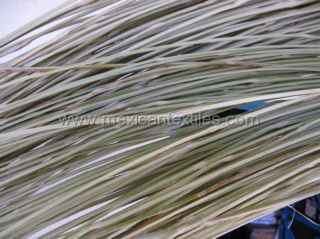 canastas_ixtolco_02.JPG - close up of split bamboo