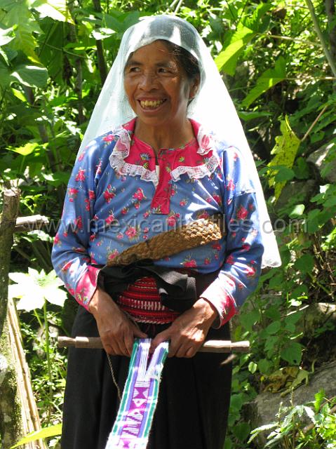 1weaver_tlaquimpa_01.JPG - Manuela Ruiz de Tlaquimpa , Tepetzintla , Puebla in her traditional costume. She is a belt weaver.