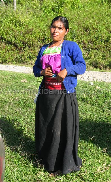 totonaca_tonalisco_02.JPG - Maria Isable in traditional Totonacan costume.