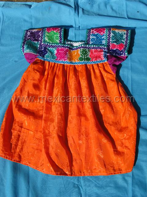totonaca_tonalisco_16.JPG - Typical blouse from Tonalixco, Tepetzintla , Puebla