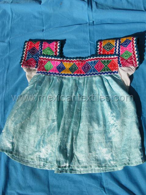 totonaca_tonalisco_17.JPG - Typical blouse from Tonalixco, Tepetzintla , Puebla