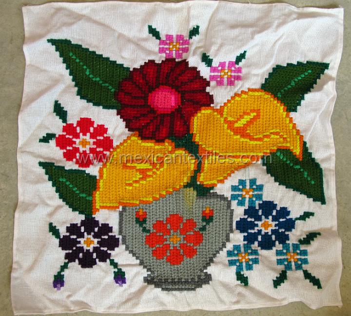 sn_antonio_embroiderey_08.JPG - Otomi indian embroidery from San Antonio Huehuetla, Hidalgo, tortilla cloth floral