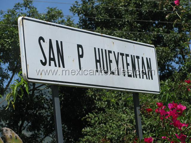 nahuatl_hueytentan_01.JPG - Hueytentan is the first major village on the way into the municipality.