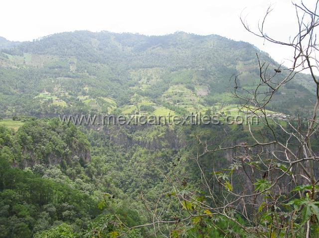 nahua_ixtolco_01.JPG - the canyon which forms the edge of Cuautempan, I believe this canyon runs out to the Gulf of Mexico between and form a seperator further down between the Nahuatl and totonacan speakers.