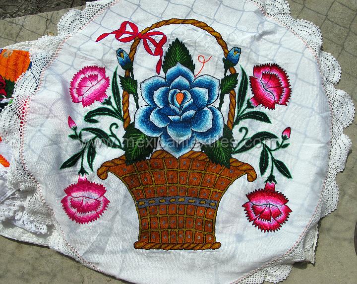 sn_antonio_embroiderey_24.JPG - Otomi indian embroidery from San Antonio Huehuetla, Hidalgo